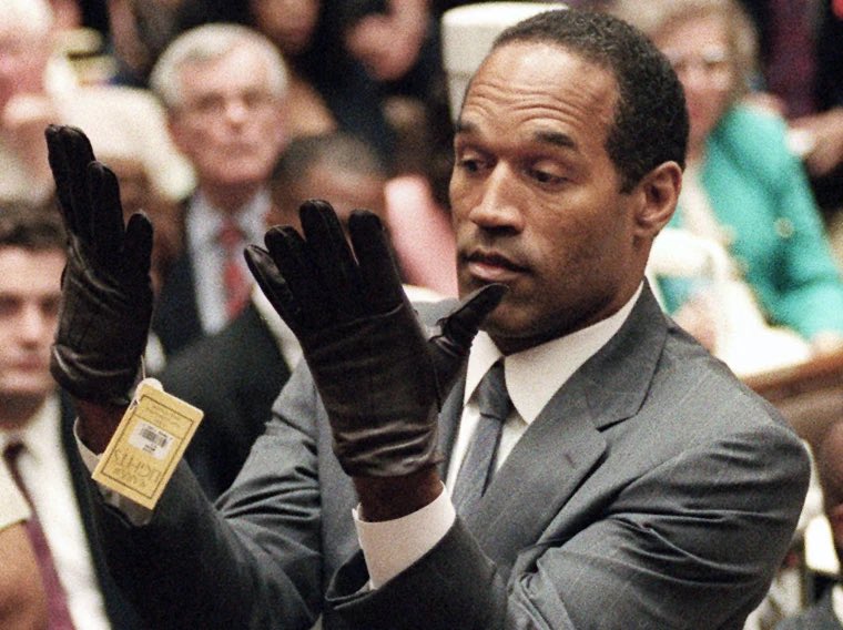 Falleció el Salón de la Fama de la NFL, OJ Simpson, a los 76 años de edad por cáncer. En 1994 fue acusado por el asesinato de su ex esposa Nicole Brown y su amigo. Fue absuelto en el “Juicio del Siglo” en el 95. “The Juice” llegó a ser uno de los mejores corredores de la NFL.