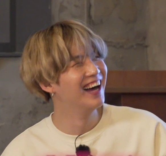 villainyoongi's tweet photo. to destress, here is your tiny yoonie of the day!!! from my fave run ep119 and hair colour #TYOTD https://t.co/VNidTXL4xG