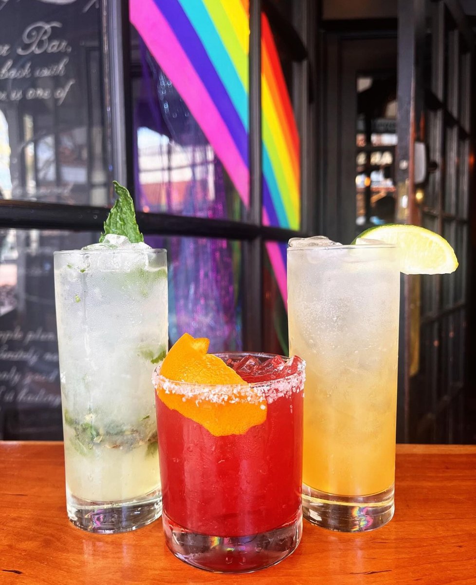 @citizenburgerbar added these delicious new mocktails to their menu for Spring!🪴🌸 The herbal sparkler, hound dog and crabby paddy are each made with fresh juices, house made simples, delightful seltzers and more! Which mocktail are you most excited to try?✨️