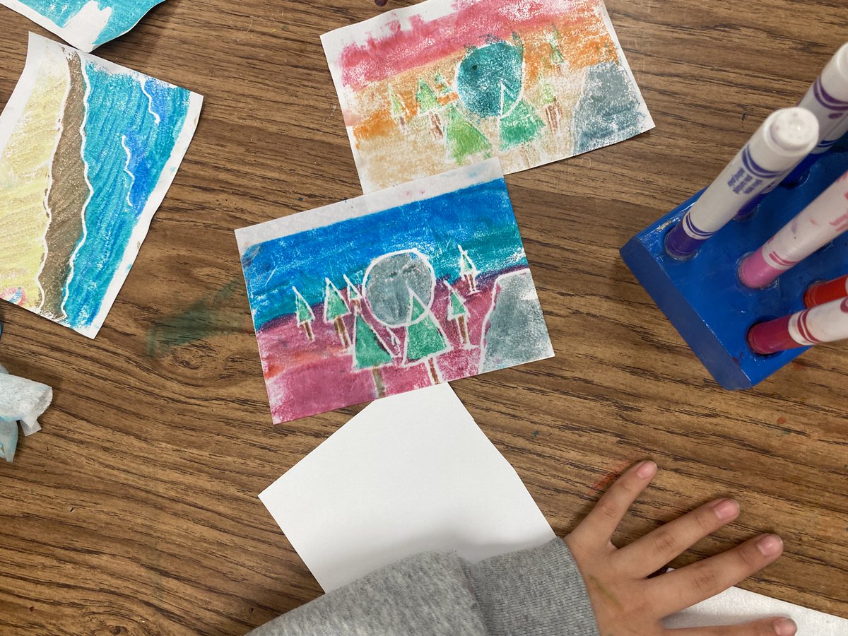 lps_visualart's tweet image. West Lincoln creative thinkers and makers, explore the endless ways they can use printmaking. Learning collaboratively from both Mr Mlady and other students rated high in their reflection. This opportunity was made possible with the support of the NDE, NAC and the NCE.