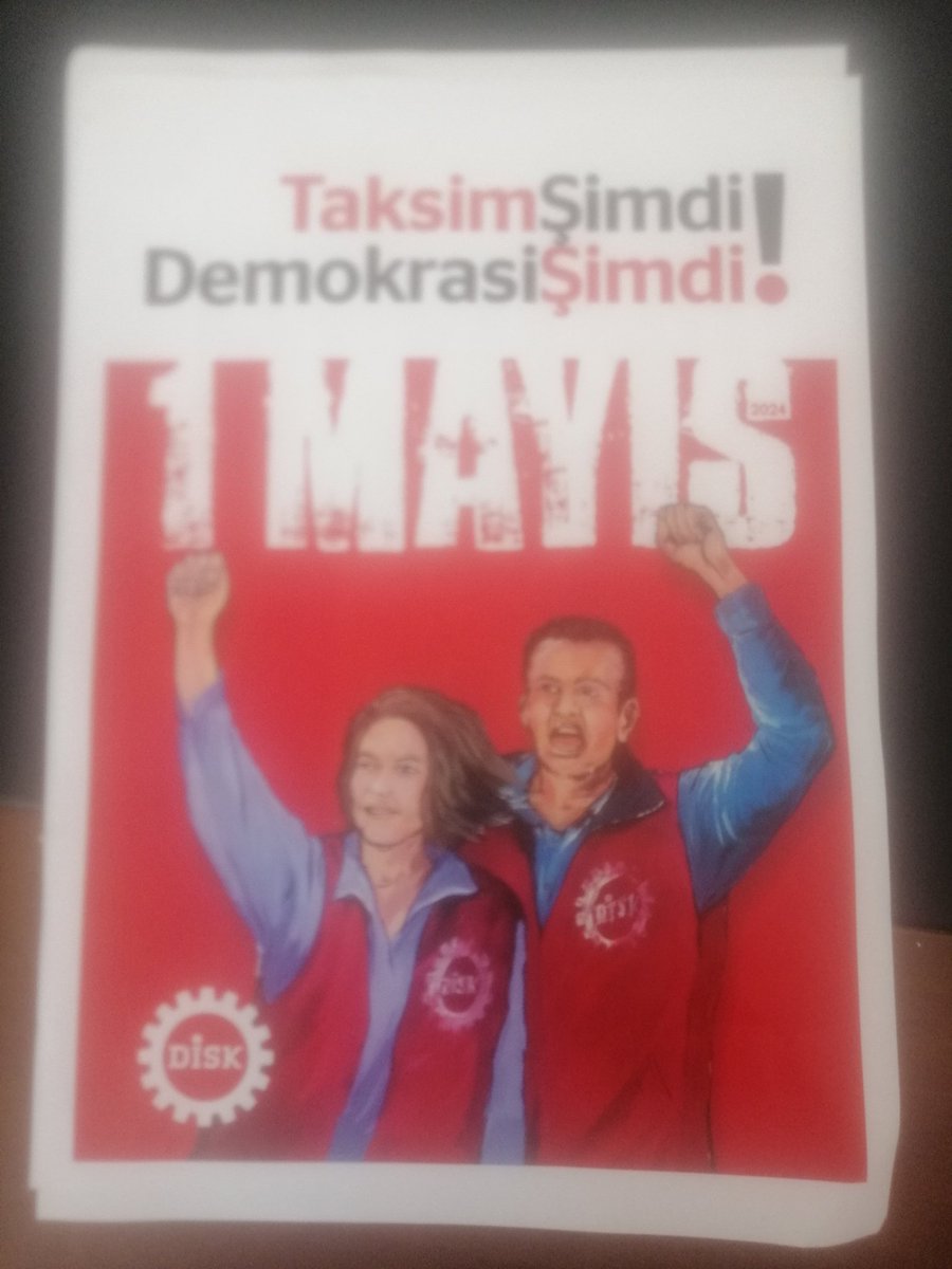 2008 yılında,DİSK ''1 Mayıs'ta Taksim'deyiz'' dediğinde, 'Ayakların baş olduğu yerde kıyamet kopar''denmiş. DİSK ise, ''Ayak takımının cevabını 1 Mayıs’ta alacaksınız'' demişti. Aynı yerde duranlara cevabımız ''Taksim 1 Mayıs alanıdır, 1mayıs'ta Taksim'deyiz'' diyoruz!