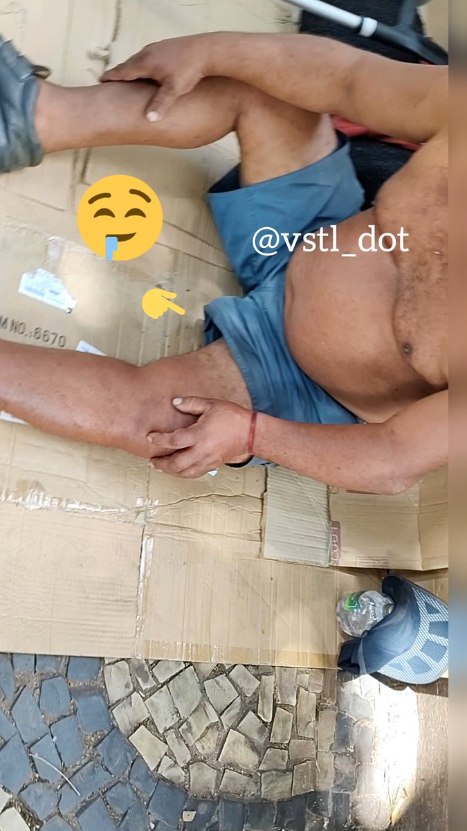 vstl_dot's tweet image. 1/2 Putaria é igual ímã, atraí! Tô passando de boas na rua, vi esse macho: um coroa parrudo, barriga de shop, vestindo um short, que do outro lado da calçada deu pra catar um pedacinho da cabeça da rola dele. Tesão bateu na hora! Atravessei e fui conferir de perto #MachoNarural