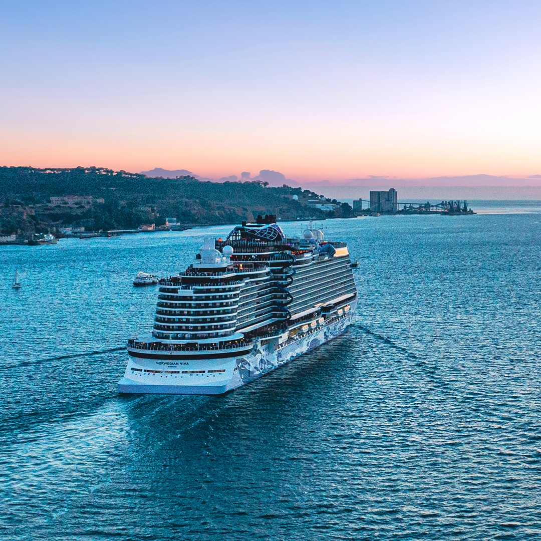 Is sailing into the sunset on #NorwegianViva on your bucket list this year? 🌅 📍: Lisbon