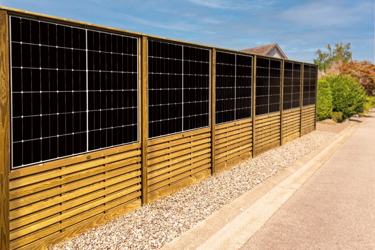 Interesting new product from @Jacksonsfencing - a fence panel that incorporates solar panels bit.ly/3PU9i0s #action #urgency #learnfromdoing #solutionsatscale