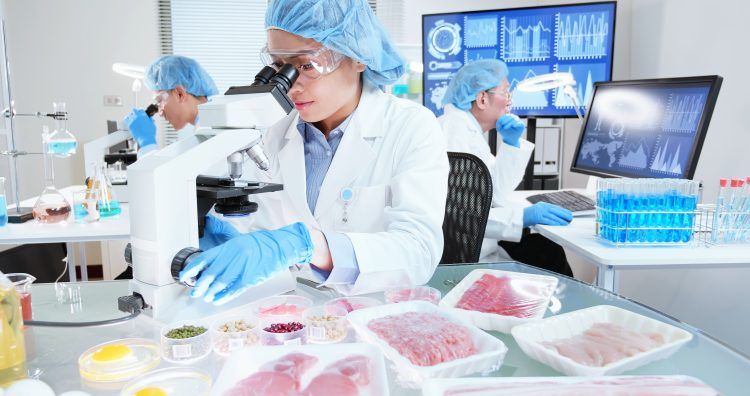 In this article, AI's potential in bolstering food safety is explored, including how it can be used to help detect contamination before it becomes a foodborne illness #AI #foodsafety buff.ly/3vNVNIE