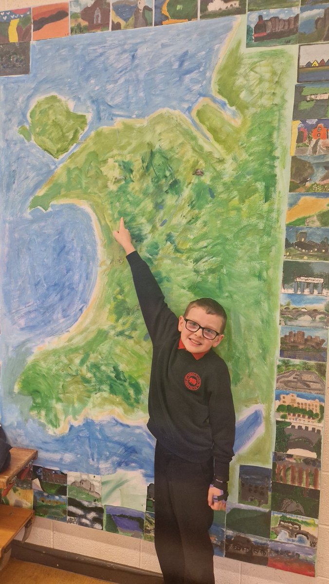 Congratulations Tomos for climbing to the top of Snowdon raising £1155 for Jasmine, a pupil who is currently undertaking treatment for cancer. We are so proud of you Tomos. An unbelievable achievement, but an even more special cause. @rjournal @DenbighshireCC @MIDinbych