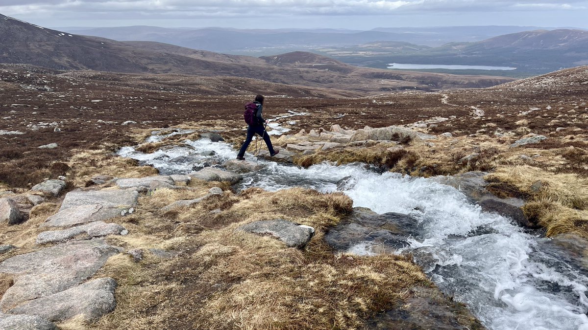 …followed by a walk up into Coire an t-Sneachda in the afternoon. Burn in full flow. @walkhighlands 
#walkclimbski
#outandaboutscotland
#WalkYourWay
#getoutside
#thegreatoutdoors