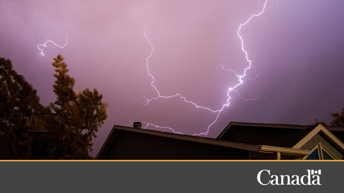 Each year, lightning kills 2-3 Canadians and injures 180+ individuals. When thunder roars, stay safe and stay indoors! For more on lightning safety: canada.ca/en/environment…