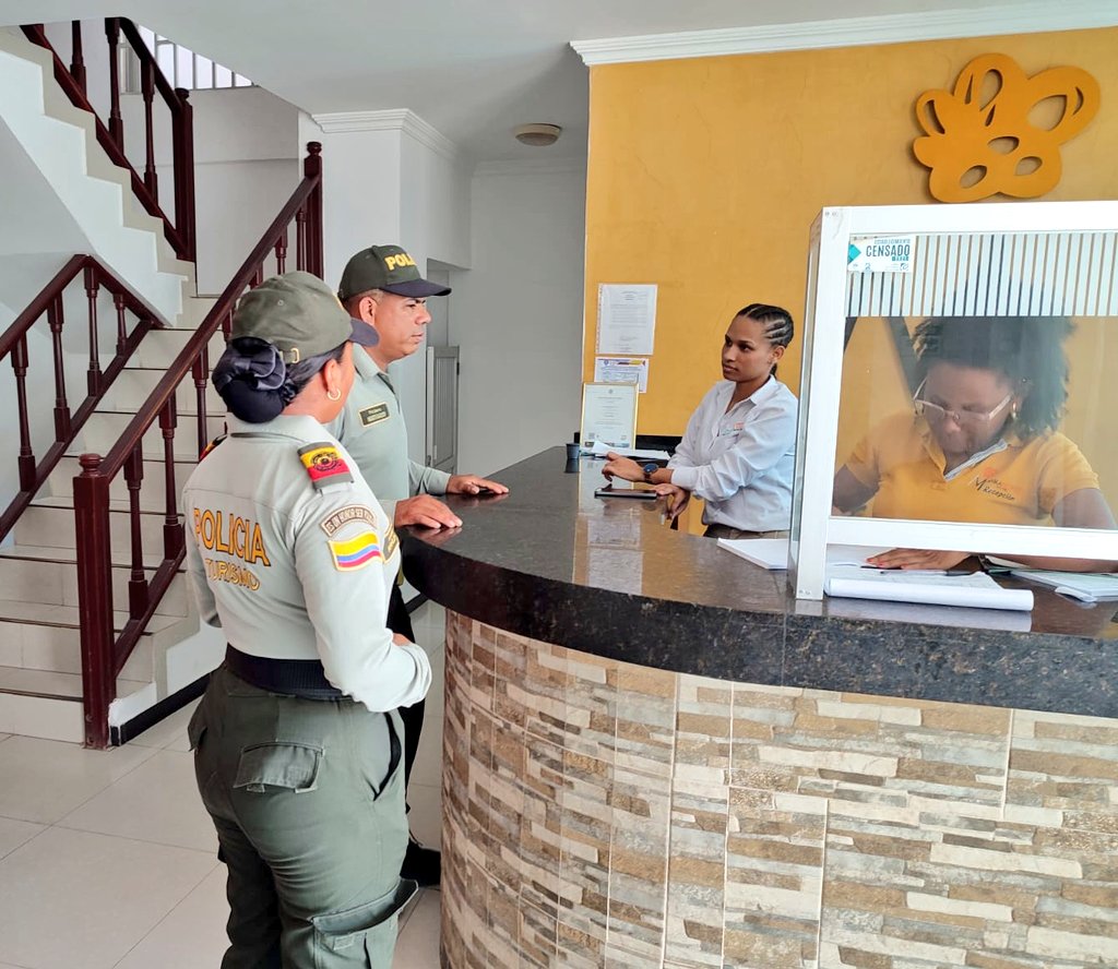 Con #ProtecciónTurismo realizamos controles a los prestadores de servicios turísticos en #Riohacha, donde se verifica el cumplimiento a la notmatividad vigente. #TurismoSeguro #SeguridadEnElTerritorio #OjosEnTodasPartes