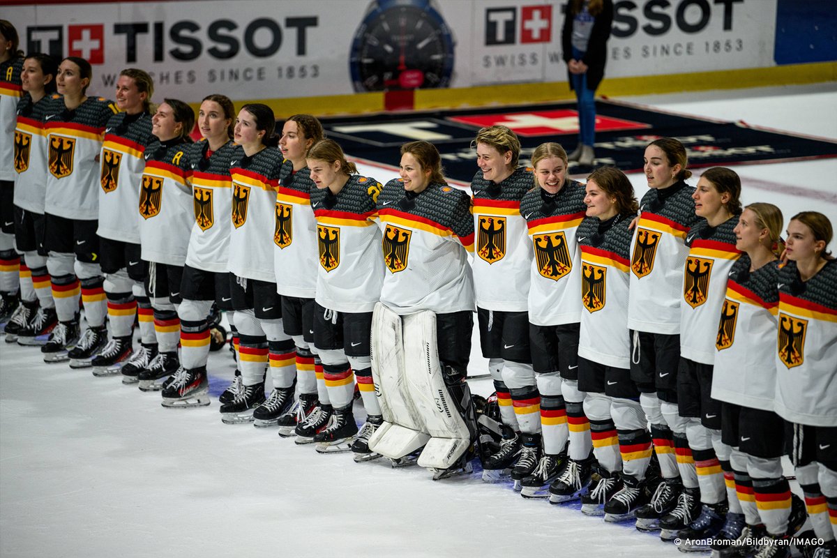 Germany's women's ice hockey team have already written history by winning all four of their World Cup group stage games for the first time. Tonight, the group leaders take on the Czech Republic in the #WomensWorlds quarterfinals in Utica. 🇨🇿🏒🇩🇪