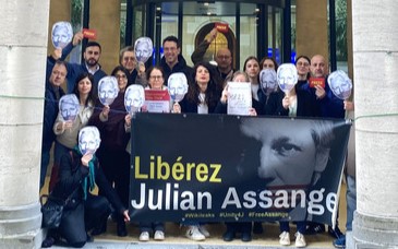Julian Assange has been in prison for 5 years. It is the slow murder of a journalist who was doing his job. The arrest, the extradition request, and the charges against him are a threat not only to the freedom of the press but also to democracy. bitly.ws/3hRCD