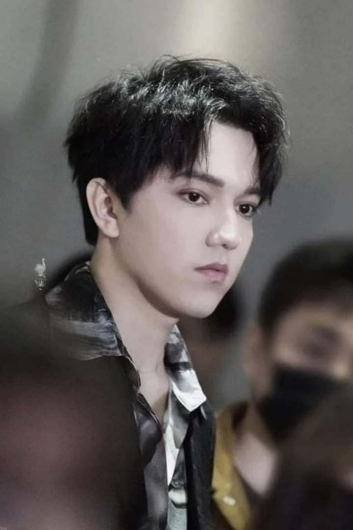 @IrinaVS73 @dimash_official Dimash's performances are incredible and exciting. It’s amazing how easily and naturally he moves from one note to another, creating a harmonious sound. #WhenIveGotYou #DimashConcertBudapest KAZAKH NIGHTINGALE