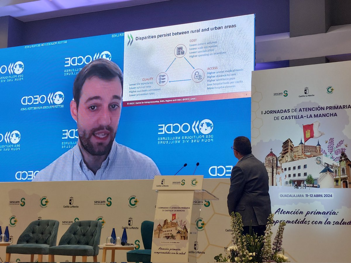 carlosplcht's tweet photo. Desarrollándose la cuarta mesa de #APCLM #IJornadasAPCLM bajo el lema "Aprendiendo de otras miradas: experiencias en otros paises". #AtenciónPrimaria https://t.co/RfJnVycmO8