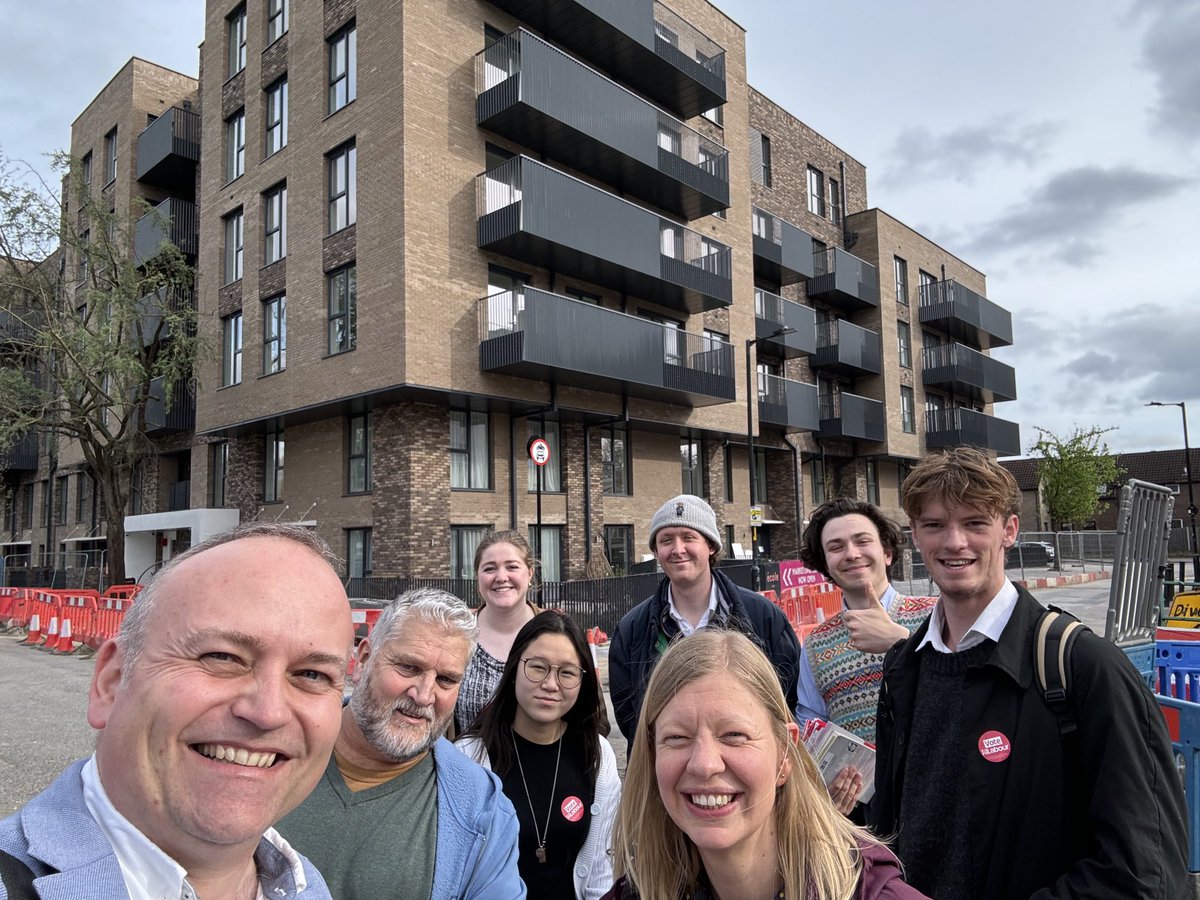 Good to be out in #SE16 #Bermondsey with the team again today - with much-needed new council homes nearing completion a visible representation of the work of ⁦@SouthwarkLabour⁩ for local people!