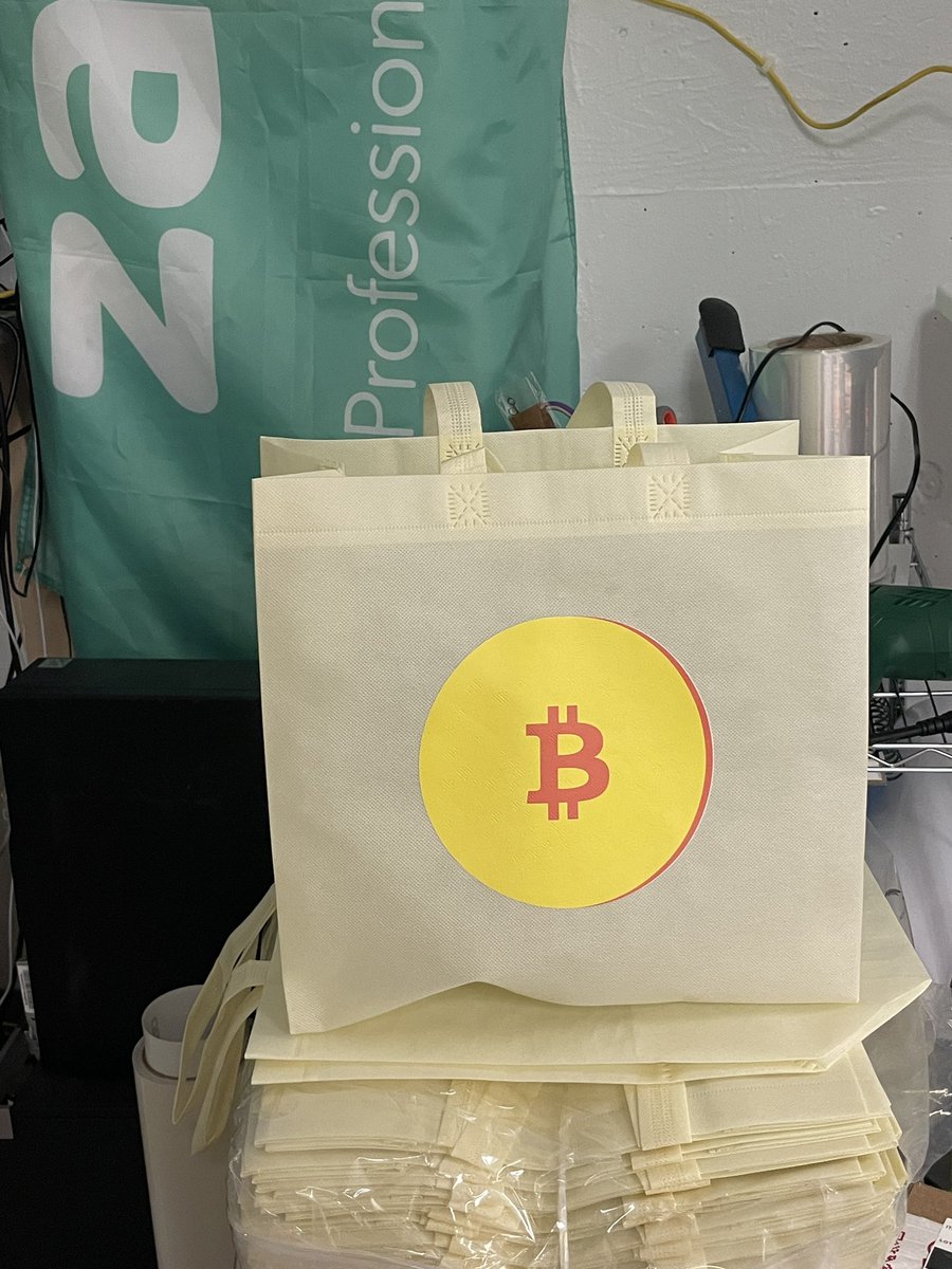 PlebPrintShop's tweet photo. need bitcoin merch? send us a DM 📧 https://t.co/gabcLURzdS