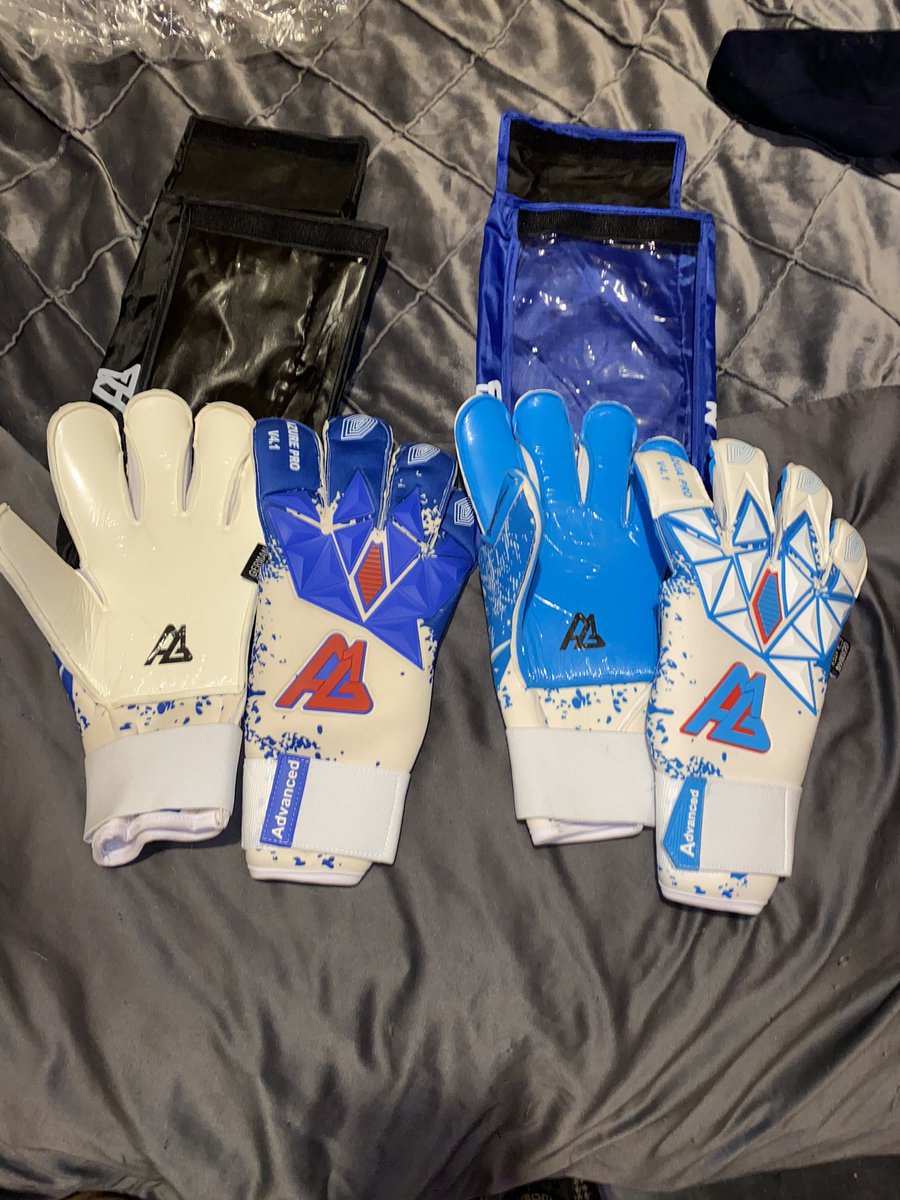 2 new pairs sent by the best around @AdvancedGk Thanks so much, can’t wait to get these tested out tomorrow night 🧤⚽️ @Skemutdofficial @AdvancedGk #bestaround #topgloves