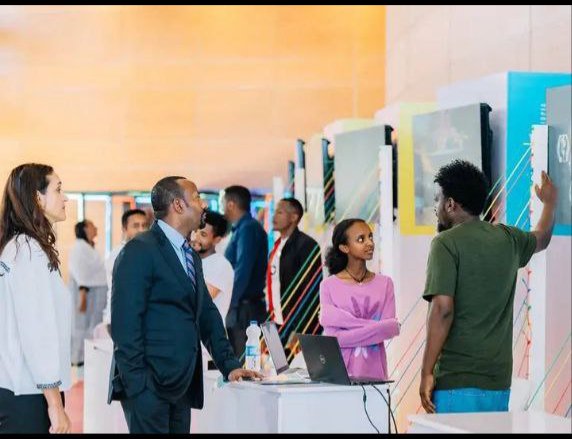 ቴክኖሎጂ አካባቢም አለን  ለማለት ያህል ነው :)