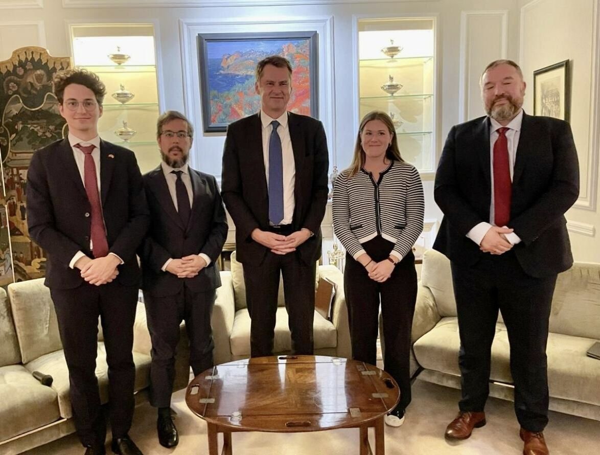 Román Orús, Co fundador y CSO de Multiverse Computing, participa como ponente en la mesa redonda sobre tecnologías cuánticas organizada por la British Embassy Madrid.