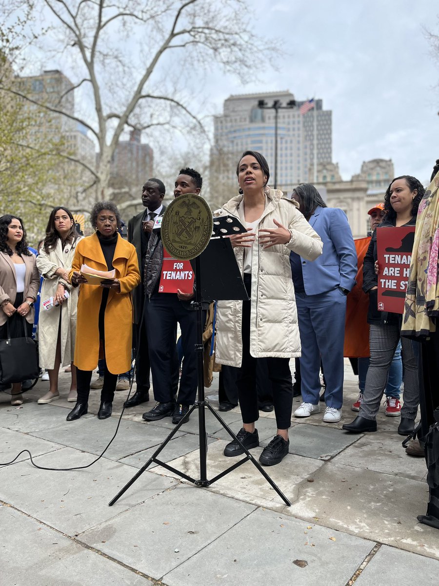 HAPPENING NOW: Caucus Members, led by @CMSandyNurse and @galeabrewer, rally with fellow CMs, @JumaaneWilliams, and @NYCComptroller for Good Cause Eviction to be included in the State budget. cityandstateny.com/politics/2024/…