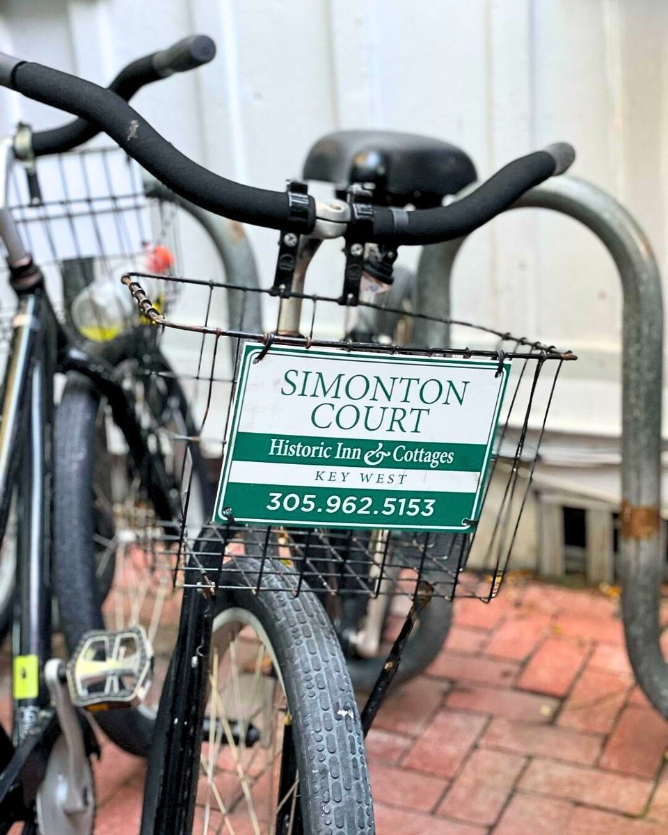 🚲 Cruise through Key West's charming streets with Simonton Court Hotel as your picturesque backdrop! 🌴 Learn more about bed-and-breakfasts nearby ⬇️ buff.ly/4arZrqB