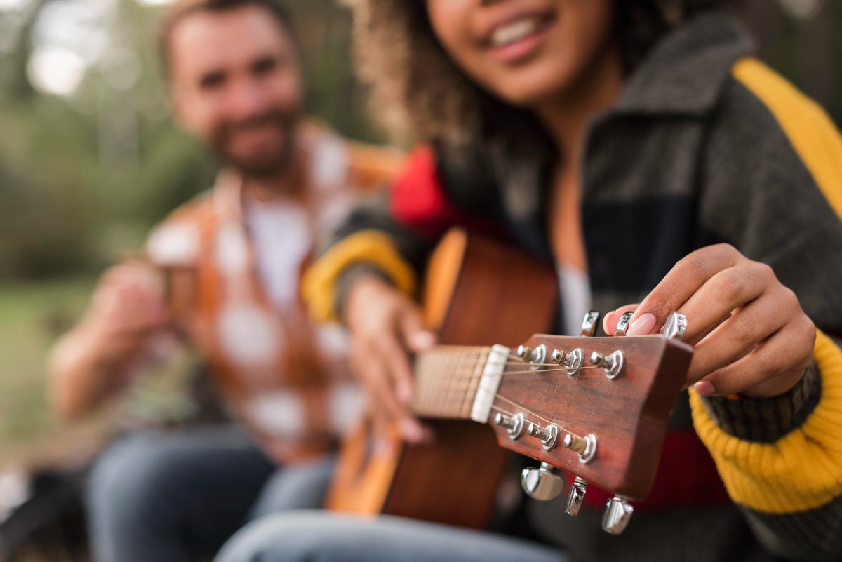 🎙𝐒𝐨𝐫𝐭𝐞𝐳 𝐥𝐞𝐬 𝐠𝐮𝐢𝐭𝐚𝐫𝐞𝐬, 𝐞𝐧𝐭𝐨𝐧𝐧𝐞𝐳 𝐥𝐞 𝐭𝐞𝐦𝐩𝐨... Les musiciens et groupes qui souhaiteraient se produire à Pornichet lors de la Fête de la Musique, le 21 juin prochain, sont invités à se faire connaître 👉 bit.ly/4aNxNUW #pornichet