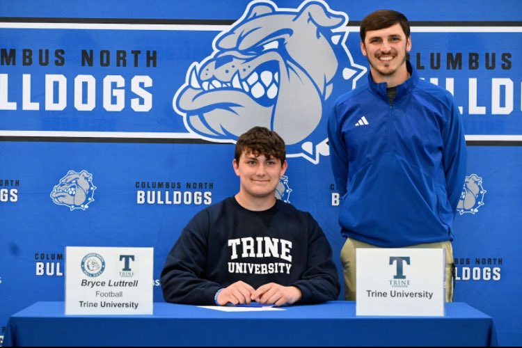 I’m so proud of @lukerevell52 & @Bryce_Luttell89 for pursuing their dreams of playing college football! Both are going to be tremendous student-athletes at the next level. Congrats guys!