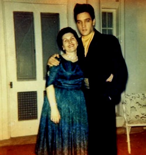 April 11, 1960;
Elvis at Graceland  greeting fans.