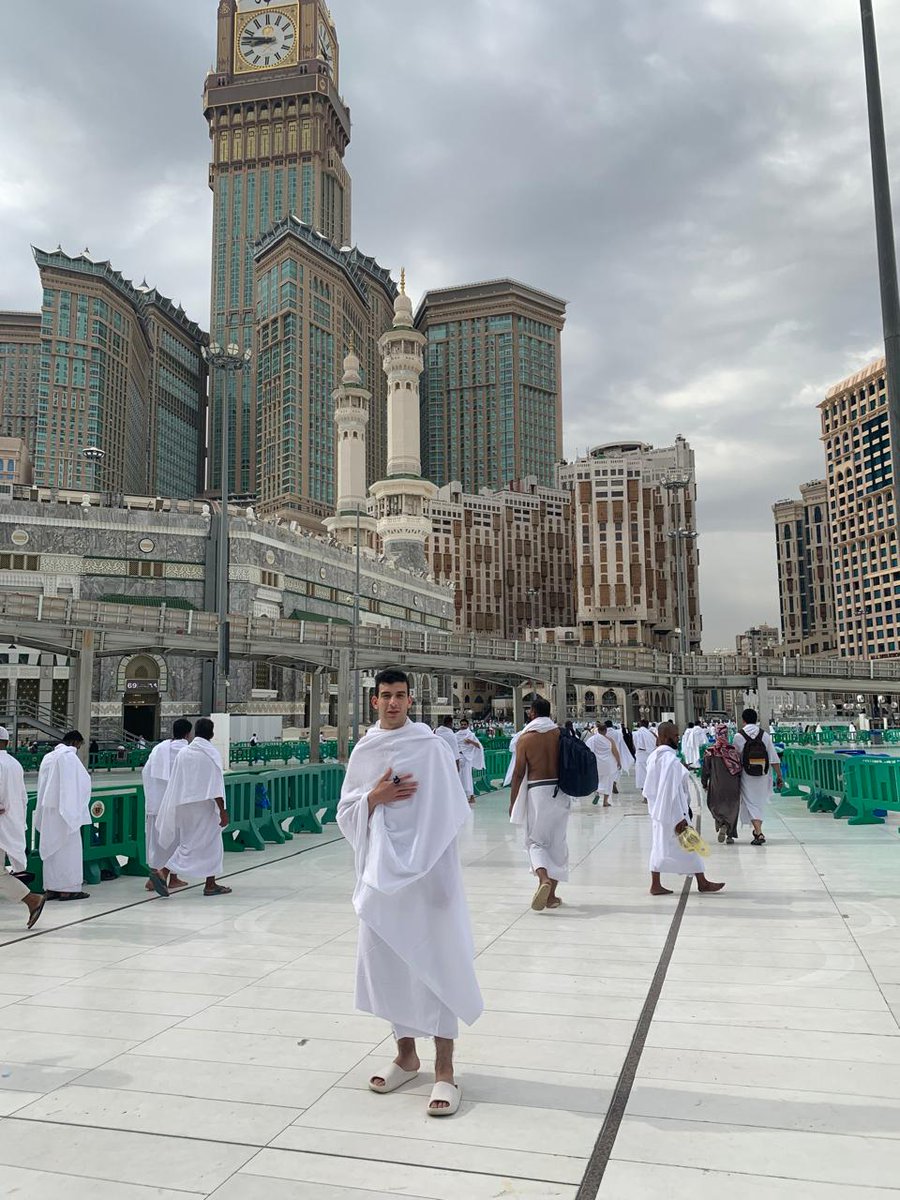 el3ooss's tweet photo. لبيك اللهم عمره 🕋
الحمد لله علي اتمام العمره 🕋
اللهم اني استودعتك ادعيه قد فاض قلبي بها 🤲
اللهم تقبل منا ومنكم صالح الاعمال🤲
ولا تترك لنا دعاء الا وقد اجبته 🤲
ولا ذنبا الا وقد غفرته🤲
اللهم لك الحمد حمدا كثيرا طيبا مباركا فيه 🤲
ربنا يكتبها لكل مشتاق يارب🤍🤲🏻 🕋 https://t.co/2bUHB9tjgp