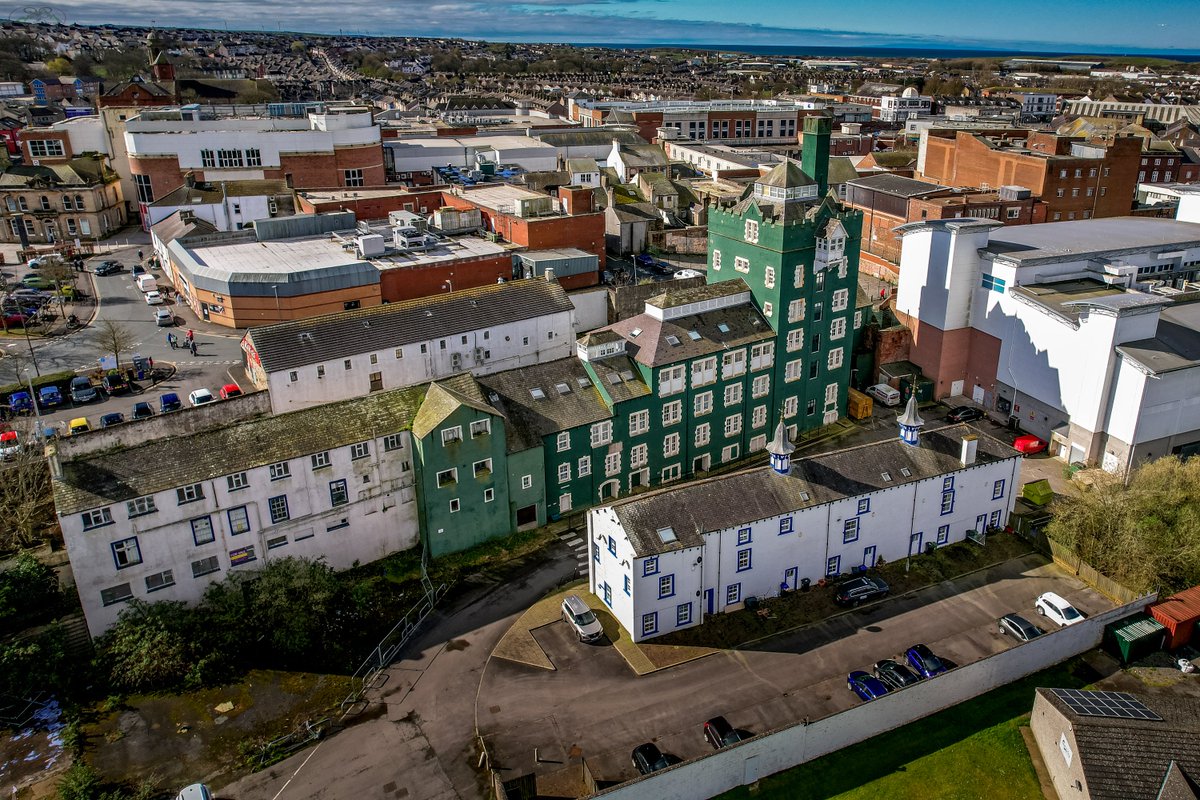 Workington History

Honestly, no clue what it was, just a really interesting building.

#drone #dji #djimini4pro #landscapephotography #dronevideography #dronephotography #aerialphotography #aerialvideography #vehicles #urbanphotography #hills #lake #lakedistrict #cumbria