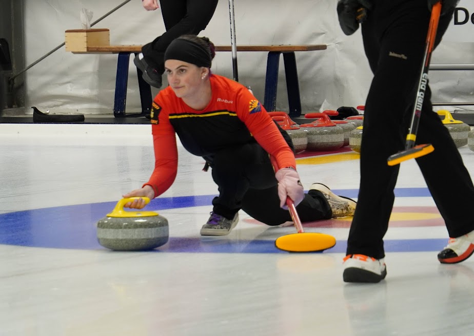 The Mixed Fours National Championship is in full swing at the Denver Curling Club! Here are some of our favorite shots after day one! Follow the action ➡️ loom.ly/vcQkOL4 📸 Steve Wilson