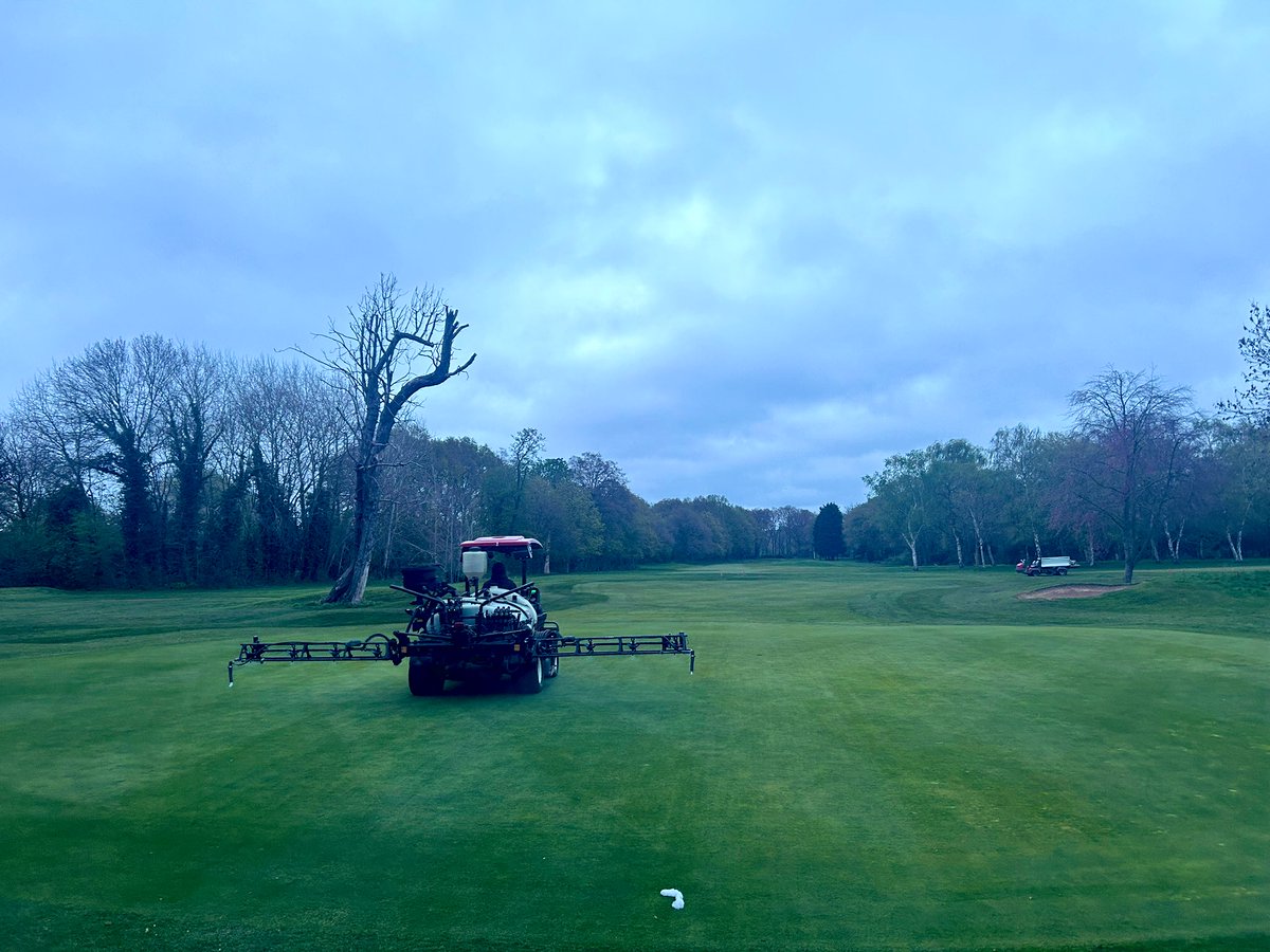 Wayne Aris (@wayne_aris90) on Twitter photo Perfect morning for a cut, roll and spray! Surfaces really picking up now! Even had to test them out myself this afternoon.
Perfectly timed for <a href="/TheMasters/">The Masters</a> Perfect morning for a cut, roll and spray! Surfaces really picking up now! Even had to test them out myself this afternoon.
Perfectly timed for <a href="/TheMasters/">The Masters</a>