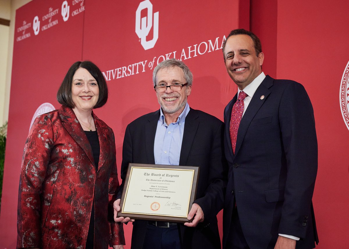 Twenty of our outstanding faculty members were recognized at yesterday's Faculty Awards and Honors Luncheon!

Congratulations to all! We are immensely proud of how well you represent the #OUFamily. ☝️

Read more about this year's recipients by visiting link.ou.edu/43Xvhck.