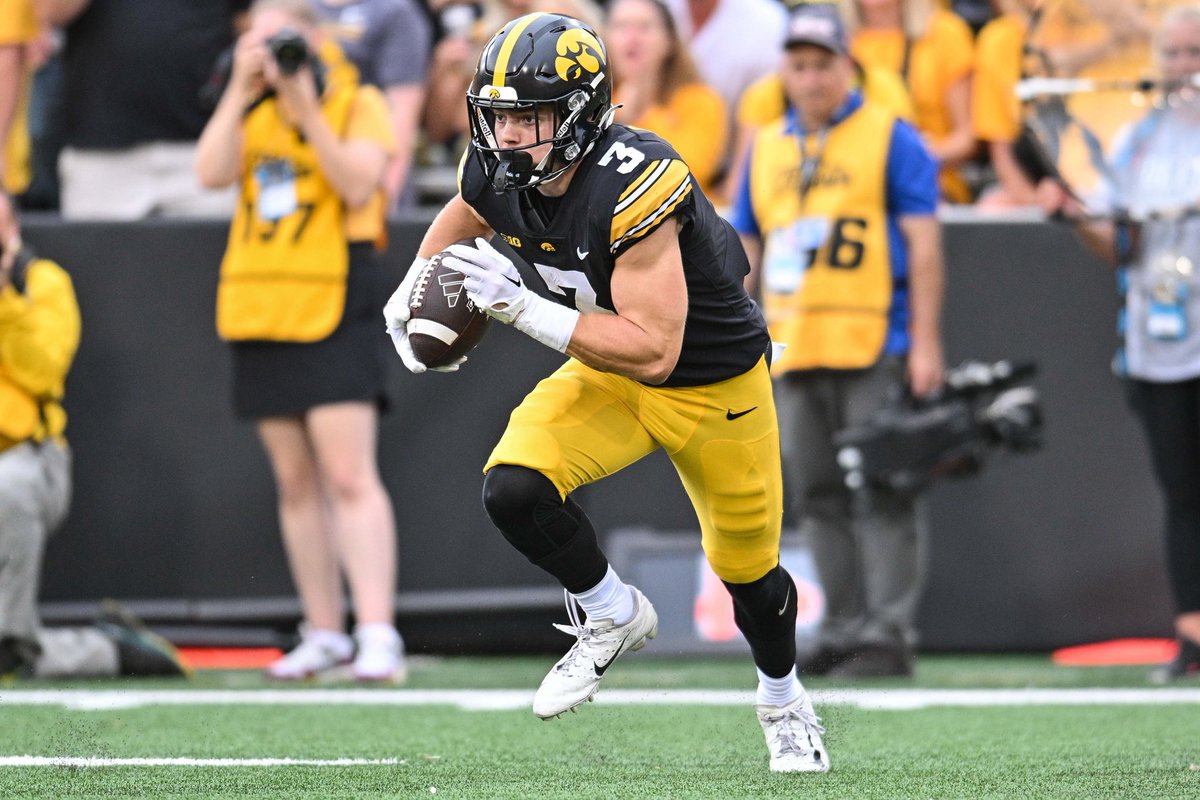 Scouting report on Iowa’s Cooper DeJean from the legendary @gregcosell ✍️ 𝗦𝗧𝗥𝗘𝗡𝗚𝗧𝗛𝗦 - Good-sized corner with outstanding versatility. In 2022, he played outside and the slot with snaps in the box - Played fast with quick reactions. Triggers quick with short-area burst…