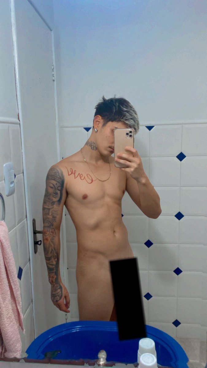 eumatteolopez's tweet photo. Já me seguiram na rede vizinha ? 🌚 #Pintoawards #novinho https://t.co/OoUxuW74sQ