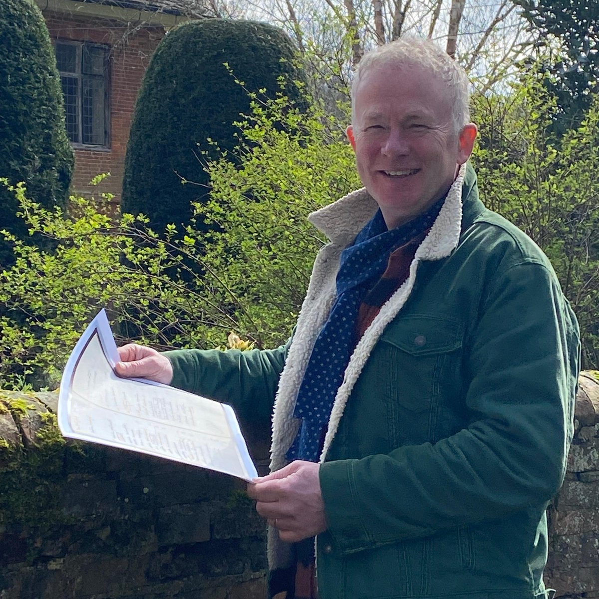 We've got a special treat coming your way this Friday when @TobyBuckland visits the beautiful Vann garden in Surrey. 8pm @BBCTwo is the place to be. We look forward to seeing you then 🙂 #GardenersWorld #FlowersOnFriday #Gardening