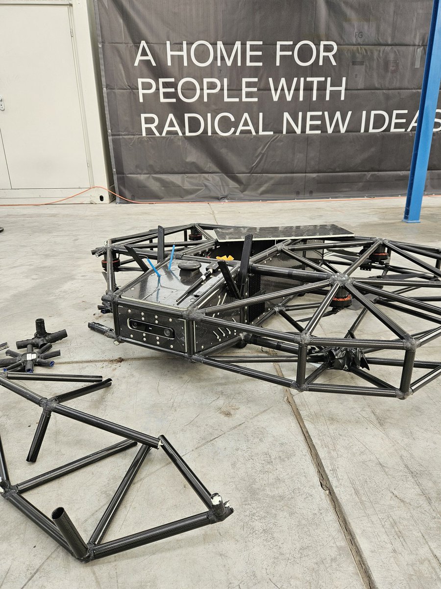 Crashing straight into success. During the last two days 15 teams of the @SPRIND Funke 'Fully Autonomous Flight' showed their progress since the start of the Funke in February. Did everything work out as planned? Of course not! But failing is part of the game when trying to