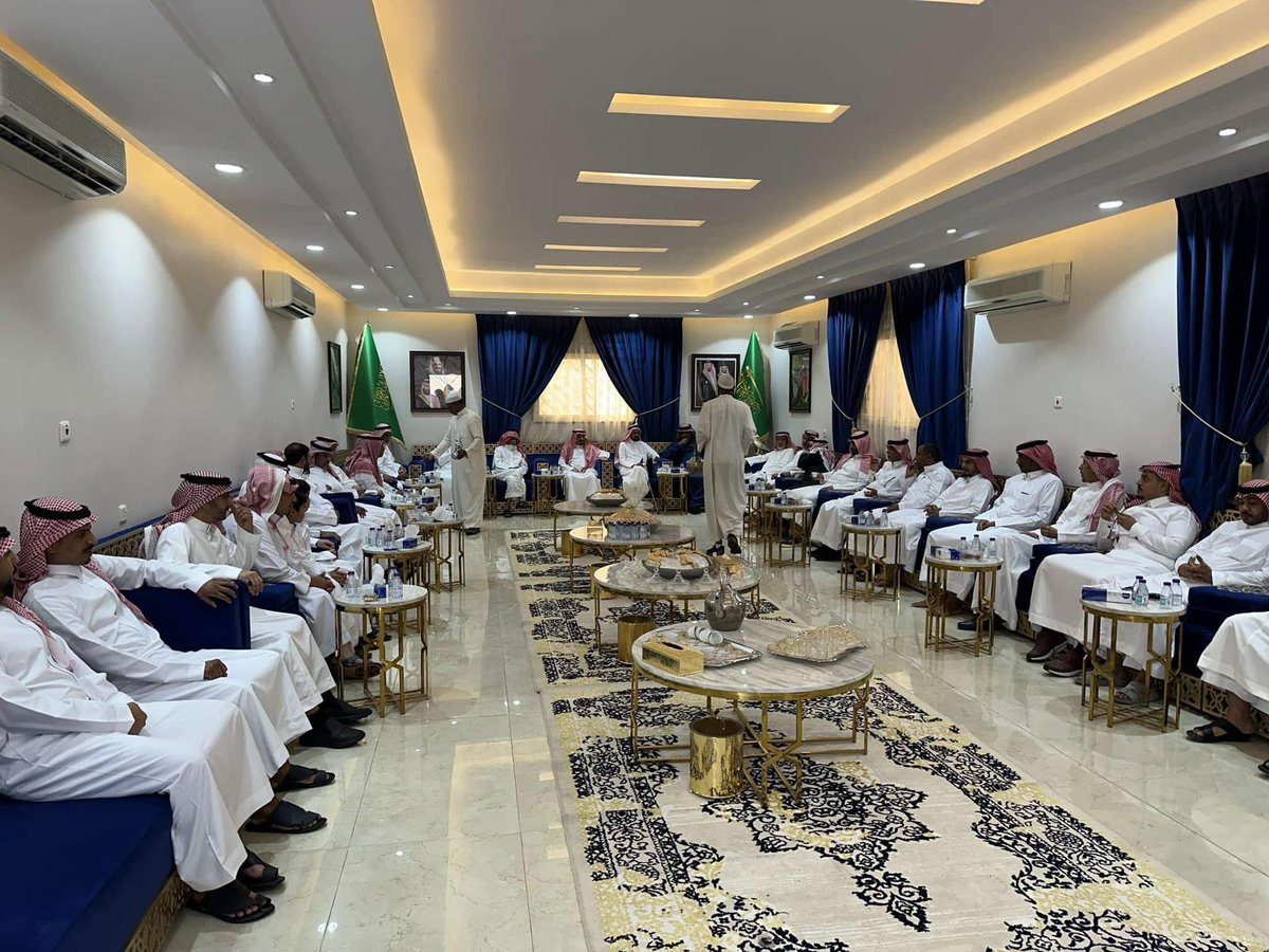 ab979797's tweet photo. معايدة #قبيلة_العوابثة في مجلس الشيخ مبارك محروس بن قليزم العوبثاني 

ادام الله هذا الجمع المبارك و الأخوة و التراحم

وتقبل الله صيامكم و القيام 
وكل عام وانتم بخير

#عيدالفطرالمبارك ١٤٤٥ هجري

#السعودية
#شرورة
#م��طقة_نجران https://t.co/prA8AAwfzw