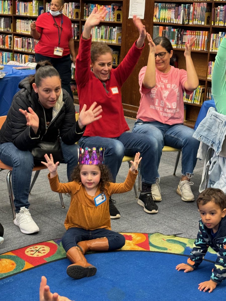 WJCS #EarlyChildhood Programs celebrated the @NAEYC #WeekoftheYoungChild & #ElDiadelosNinos w/ a story time pizza party at @mvpublic the @MtVernonLibrary. Families from the @ParentChildPlus #homevisitingprogram had a wonderful time partying in the library! @NPWestchester
