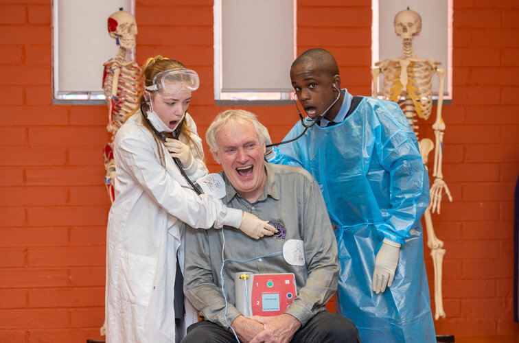 The inaugural ‘TAP Primary School Med Day’ at @TrinityMed1 & @tcdunit18 was hosted by @TrinityMedDay & @AccessTCD with @laoneill111 & 75 primary 5th & 6th class children from across Dublin! Pupils explored the possibilities of a career in medicine. More: tcd.ie/news_events/ar…