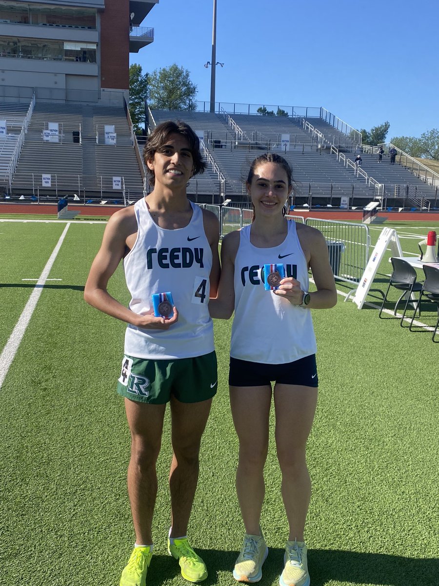 Caleb_Breeden1's tweet photo. Daniel Escribano and Vanesa Gonzalez both placed 3rd in the 3200m to qualify for the Regional Meet! Couldn’t be more proud!! https://t.co/opzH8XTCMl