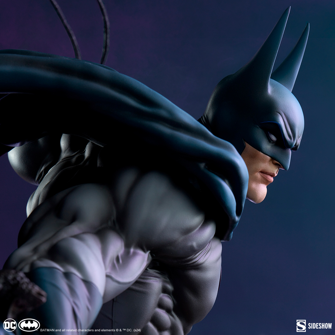 side.show/arkt8 The World’s Greatest Detective protects Gotham City from high above its streets in Sideshow's Batman Premium Format™ Figure, part of our DC Collection. This fully sculpted statue is available for pre-order NOW! #DC #Batman #Comic