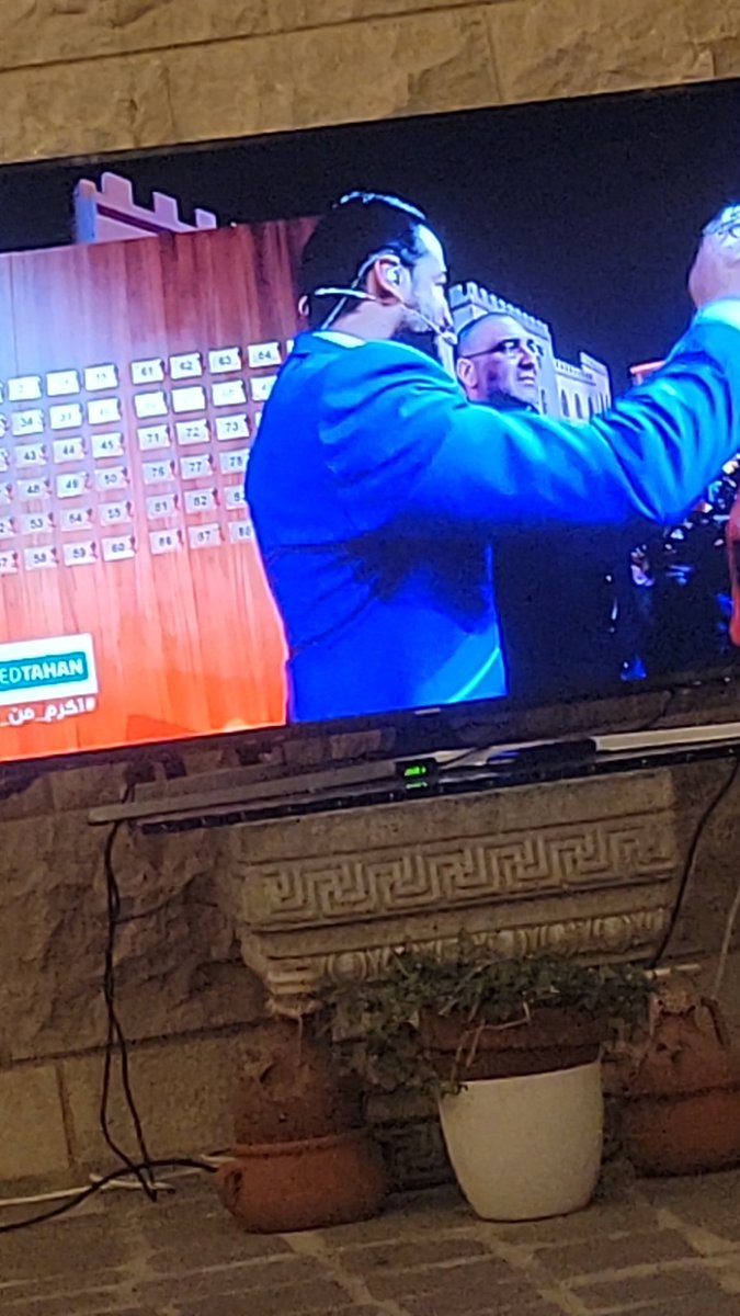 MKafrouny's tweet photo. @LBCILebanon @WissamRHanna #اكرم_من_مين 
Helmeh  2eno 2erbah ma3ak by 2ekhir 7al2a please  ktirr 3abele 2erbah ma3ak  khasatan 2ekhir 7al2a
Nshalla min wara Hal soura 2e2dir 2erba7 😢😢😢
#LBCILebanon 
@LBCILebanon https://t.co/qAKkV6Ticr