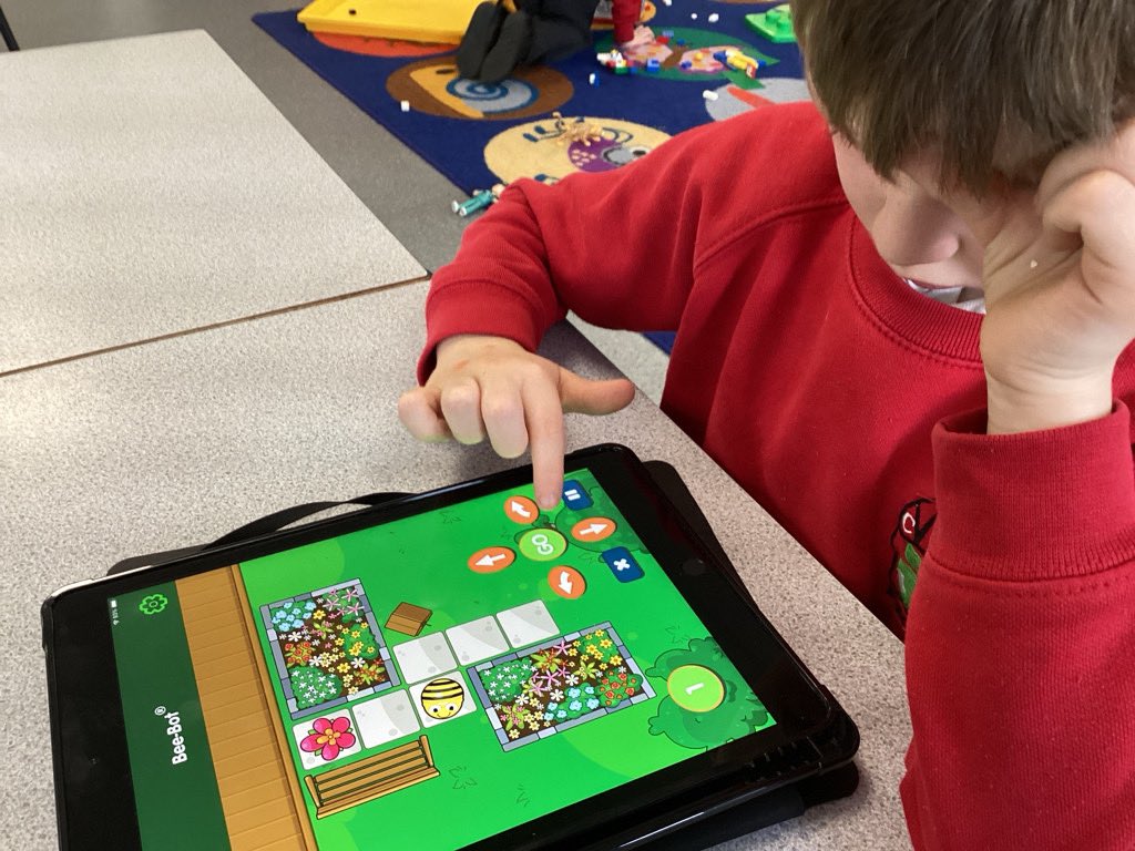 BcaApple's tweet photo. We have been exploring how to program beebot! https://t.co/CQ3filo7fU