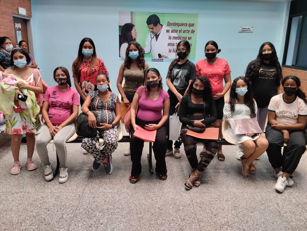 Insalud Carabobo (@insalud_cabbo) on Twitter photo #RebeldíaAntiImperialista
Enmarcado en la <a href="/mvenezuelamujer/">Gran Misión Venezuela Mujer</a> en el Centro Quirúrgico Carabobo 200 continúa activa la atención a las adolescentes, con la consulta Diferenciada, donde participan los programas de salud impulsados por el presidente <a href="/NicolasMaduro/">Nicolás Maduro</a> #RebeldíaAntiImperialista
Enmarcado en la <a href="/mvenezuelamujer/">Gran Misión Venezuela Mujer</a> en el Centro Quirúrgico Carabobo 200 continúa activa la atención a las adolescentes, con la consulta Diferenciada, donde participan los programas de salud impulsados por el presidente <a href="/NicolasMaduro/">Nicolás Maduro</a>