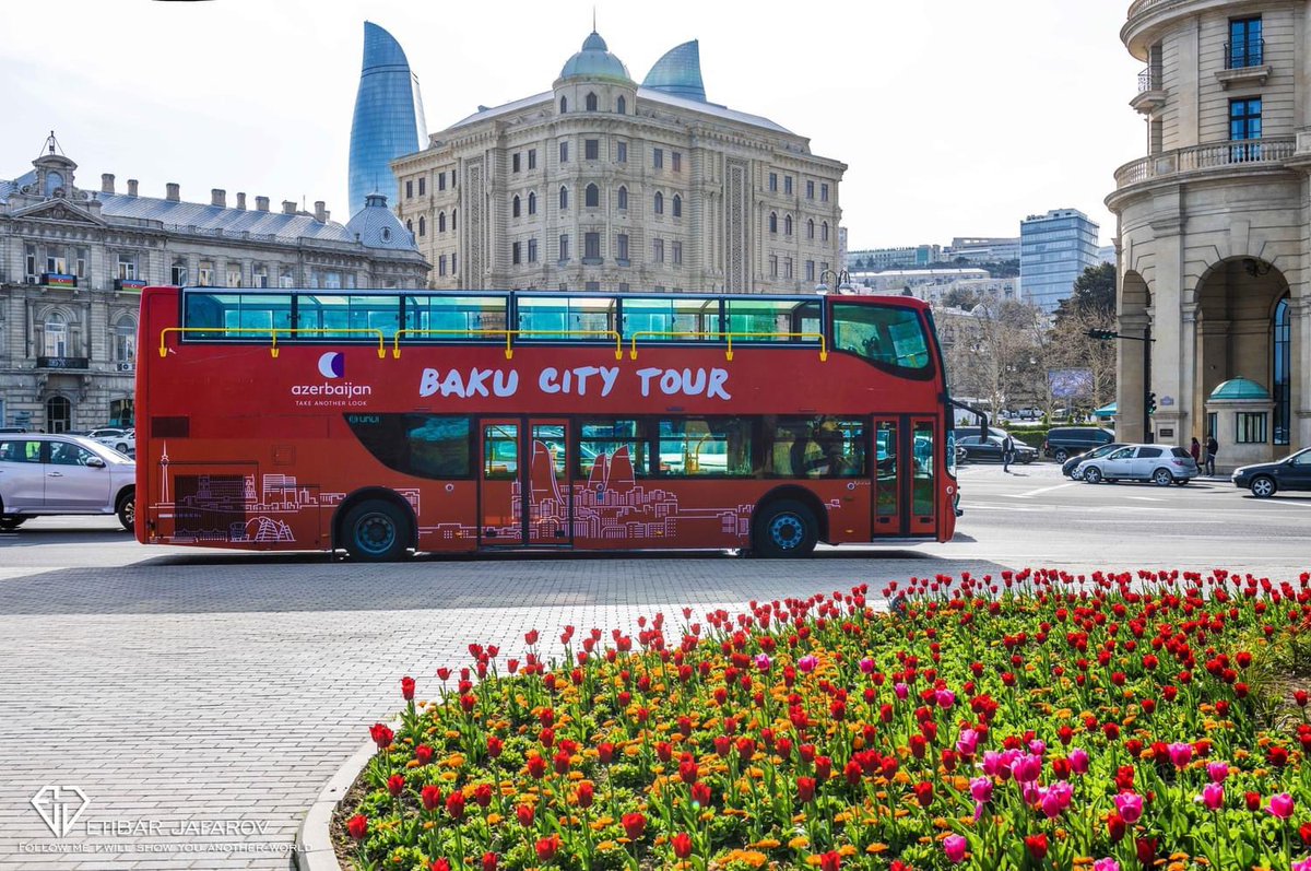With the arrival of spring, #Baku Boulevard is covered with tulips. #Azerbaijan 🇦🇿