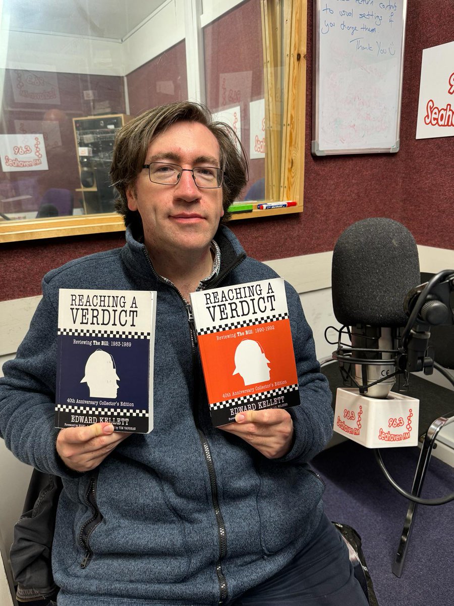 🎙📻 Thanks to Len Fisher @seahavenfm for interviewing author Edward Kellett about his superb #ReachingAVerdict books. Listen to the interview here player.autopod.xyz/565982 Grab your copies from devonfirebooks.com #TheBill #TVhistory #PoliceProcedural Grateful for shares 🙏🚔