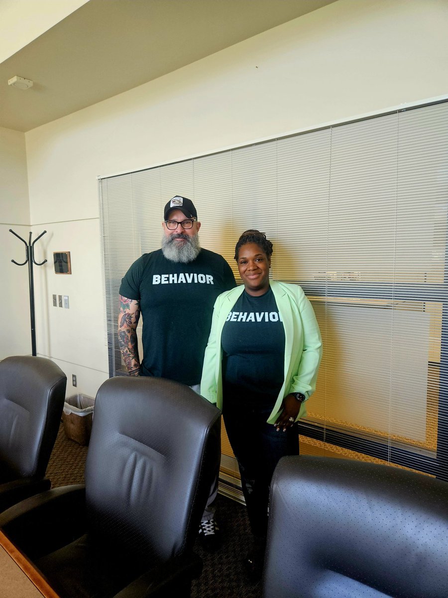 Unintentional Colleague Twinning Day! How do you Behavior? @CECMembership  @ARachCampbell @DrChadRose @MizzouEducation @SpedMizzou #Behavior #pbis #SPED #AcademicChatter