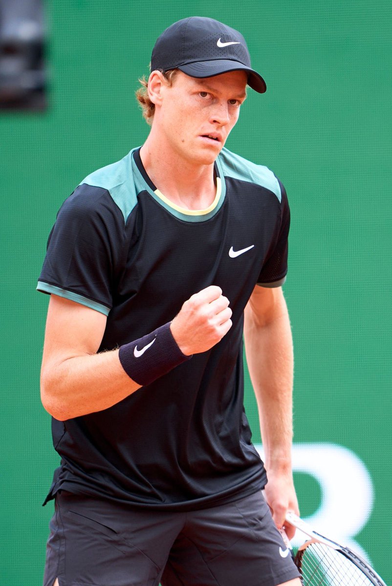 Jannik Siner venció 6-4 6-2 a Struff y se metió en los cuartos de final de Montecarlo 💪 24 victorias en el año 🤯 ¿Quién lo va a frenar?