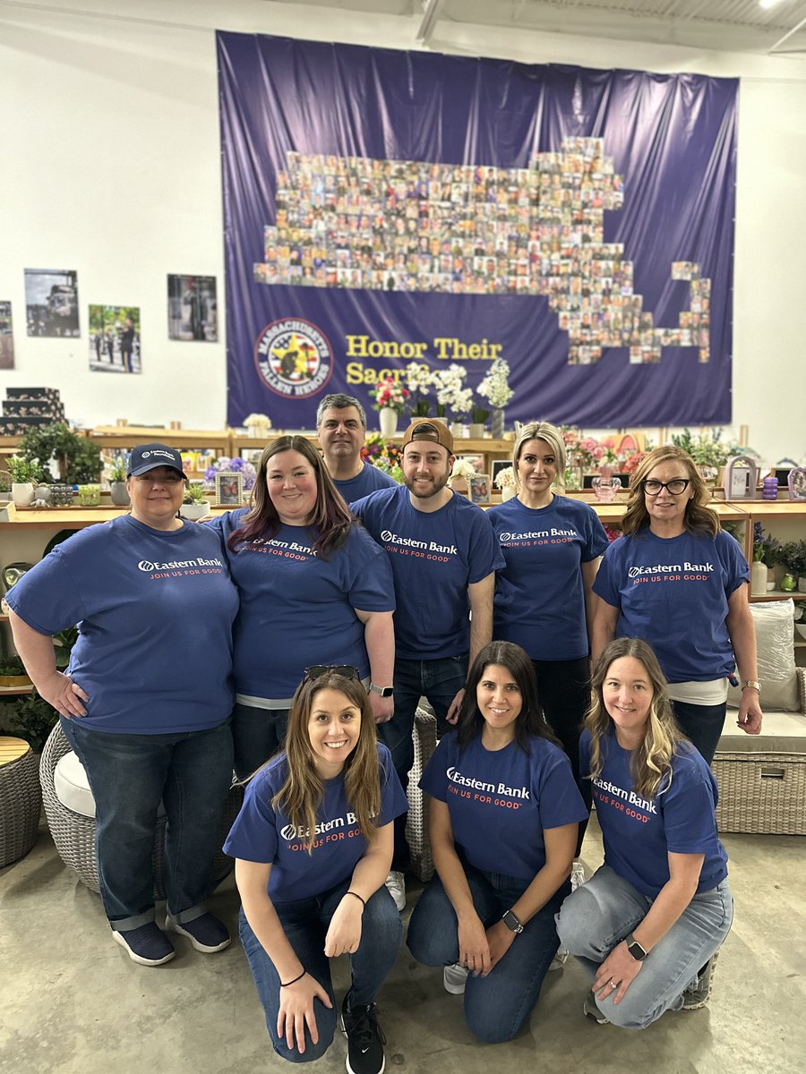 InnoVets_US's tweet image. A massive thank you to the @easternbank team for joining our amazing volunteers to help prep for this month’s Sample Sale 🏷️ 🛒 Don’t miss out this Saturday April 13th at 19 Phillips Lane in Hanover, MA 🇺🇸