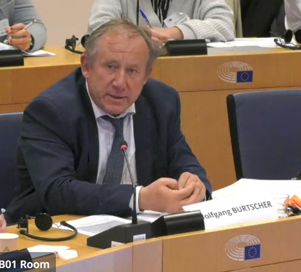 "What makes Europe great is the diversity of Europe’s #farming landscape. We need different scales and forms of farms across the EU.
We need a holistic rather than a simplistic view for the future of #agriculture in 🇪🇺", says Wolfgang Burtscher <a href="/EUAgri/">EU Agriculture🌱</a> 
<a href="/ENAJ_tweets/">EuroNAJ</a> Symposium